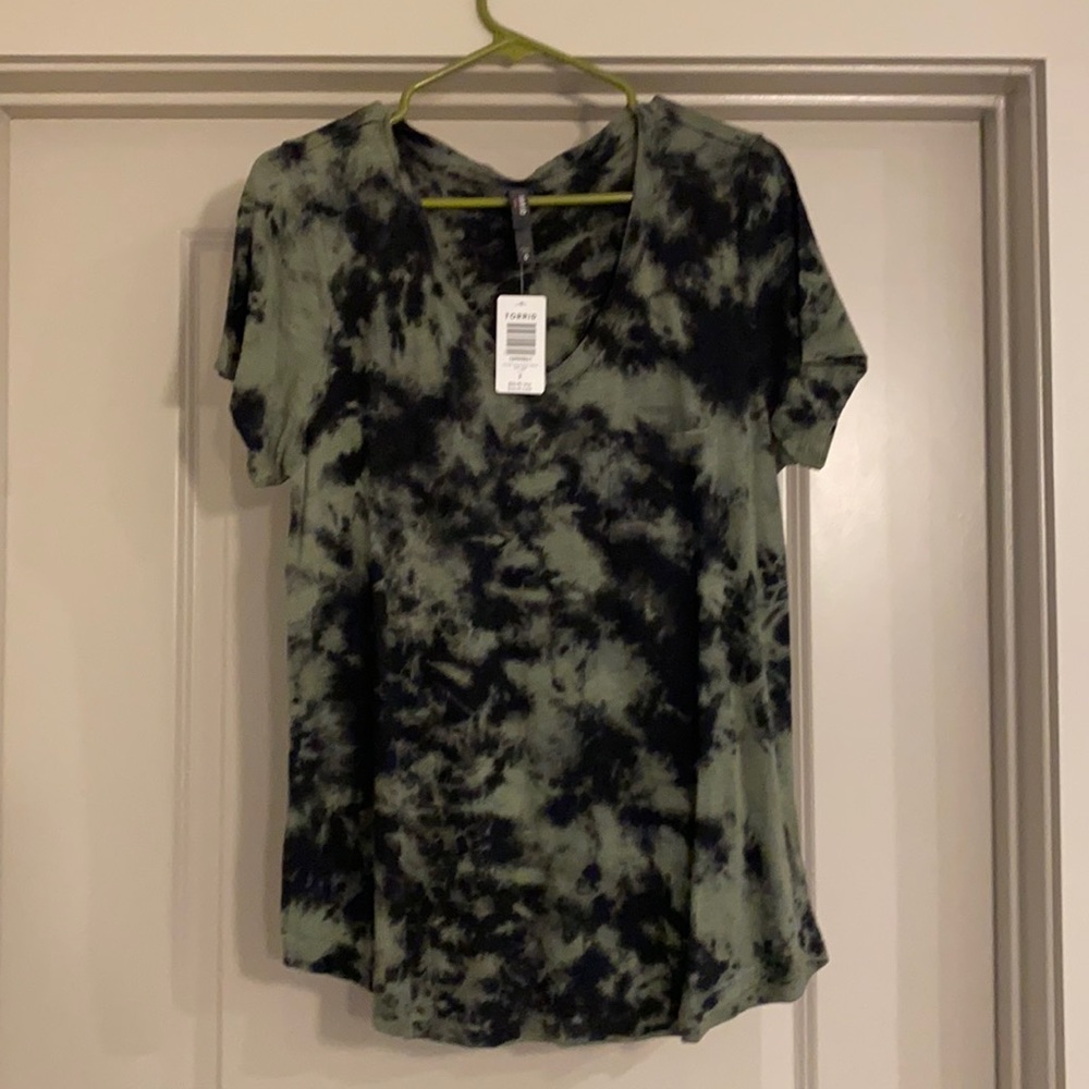 Green tie dye v neck.